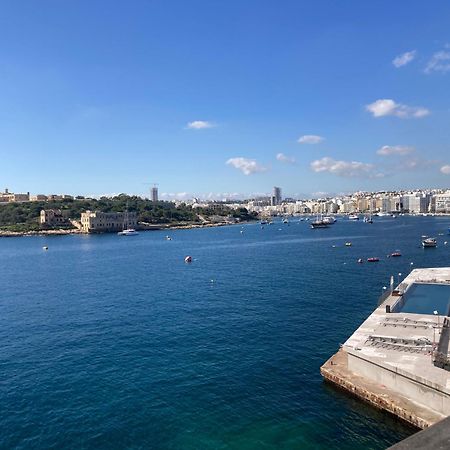 Charming Central Townhouse In Sliema Steps From Promenade And Sliema Ferry Exterior photo