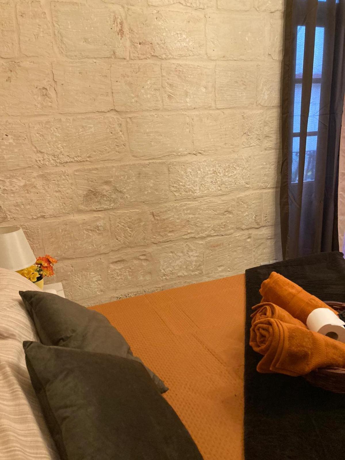 Charming Central Townhouse In Sliema Steps From Promenade And Sliema Ferry Exterior photo