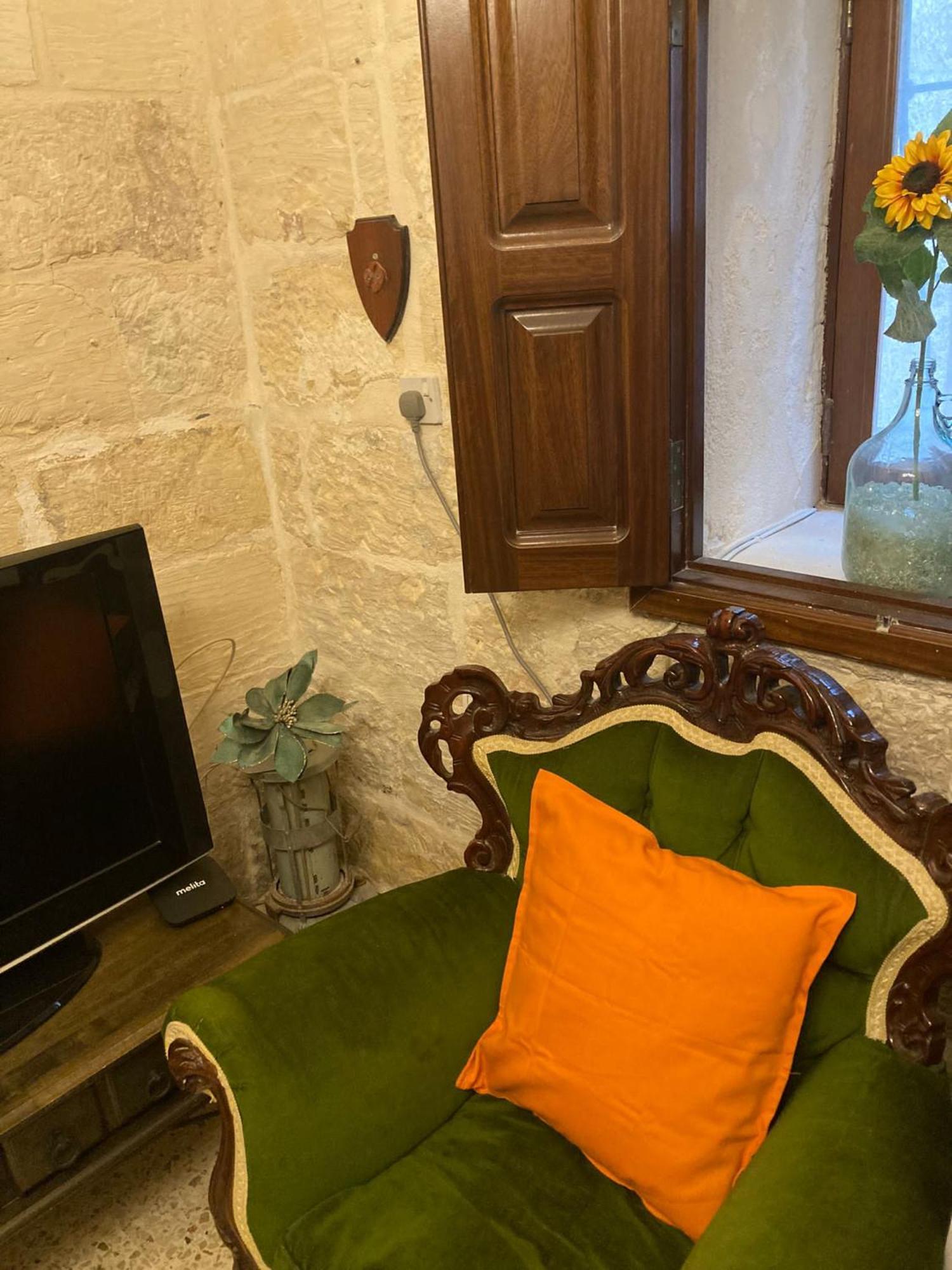 Charming Central Townhouse In Sliema Steps From Promenade And Sliema Ferry Exterior photo